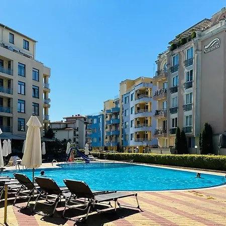 какао с басейн плаж Apartament Sunny Beach